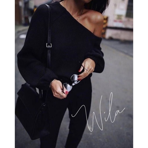 Tops - Long sleeve off shoulder knit top black